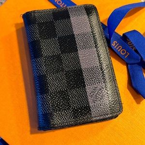 Louis Vuitton Daimler Card Holder